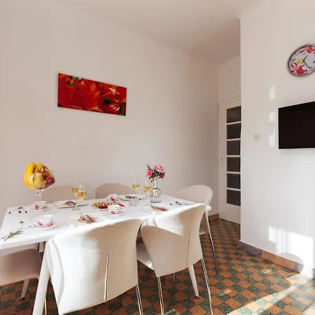 Apolon - In The Center Of Old Town Apartment Split